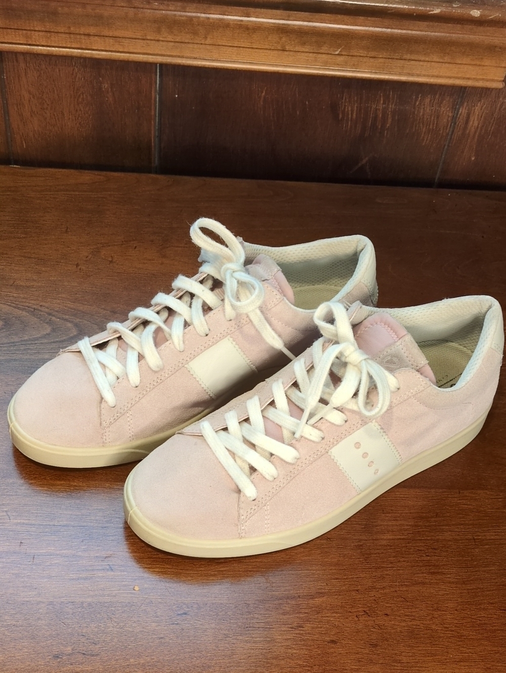 ECCO Street Lite Leather Sneaker In Pink Size 39